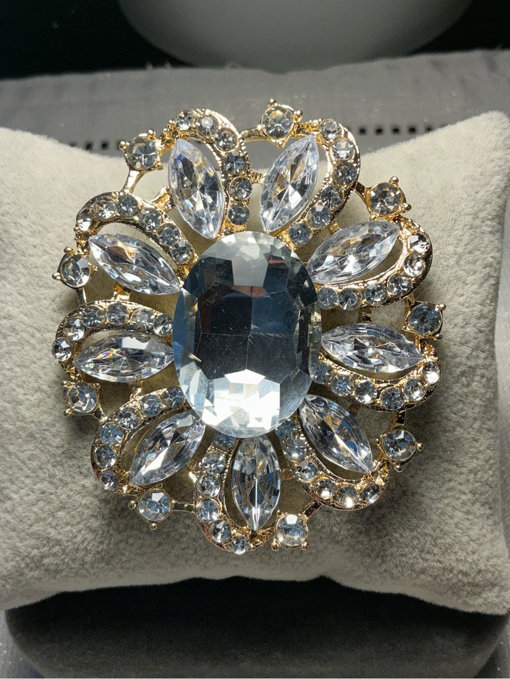 Starburst Floral Rhinestone Cluster Gold Tone Gold Tone Brooch